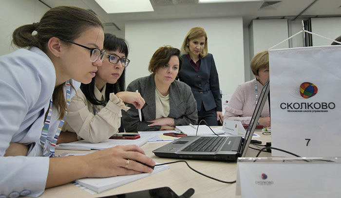 Представители власти региона тренируют навыки командного взаимодействия