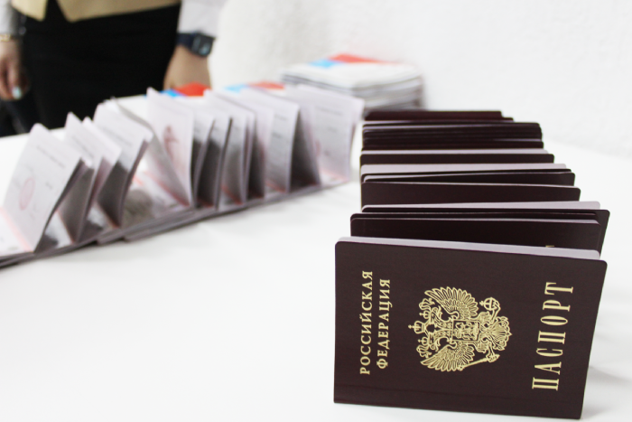 Первые паспорта 14-летним липчанам